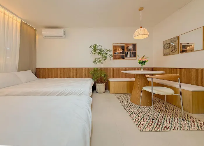 Gangnam, 6-person Room, Daechi, Gangnam Plastic Surgery,coex Starfield, 15 Minutes From Itaewon *